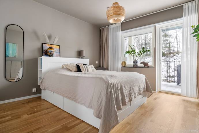 4 rum lägenhet på Hanvedens allé 33 Riksten, Botkyrka kommun - bild 3