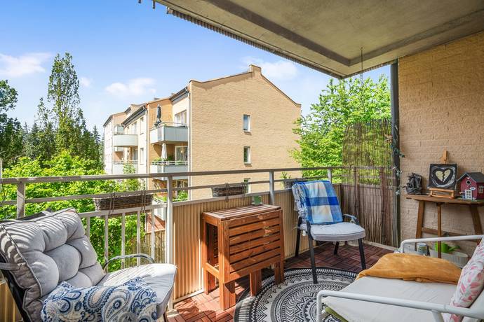 4 rum lägenhet på Söderberga Allé 34 Bromma Söderberga, Stockholms kommun - bild 1