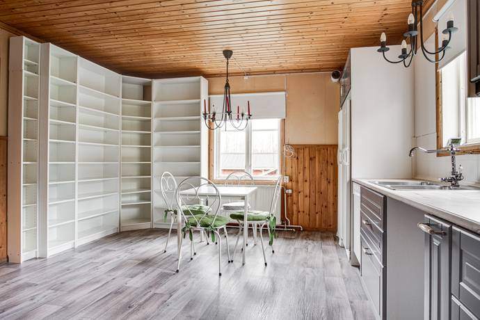 7 rum Vinterbonat fritidshus på Svarvarbovägen 8 Ljusnarsbergs kommun - bild 8