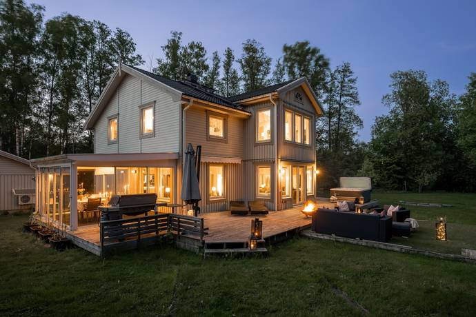 Vendelsö allé 18 i Vendelsö Gård, Haninge kommun - Villa till salu - Hemnet