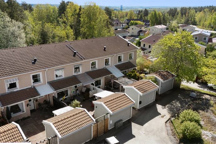 5 rum radhus på Bäckvägen 22C Dammen, Strängnäs kommun - bild 2