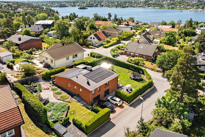 7 rum villa på Klippvägen 2 Landsnora, Sollentuna kommun - bild 1