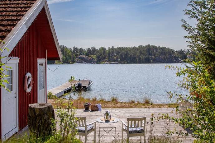 tomt på Strandvägen 12 Dalarö, Haninge kommun - bild 1