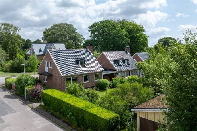 5 rum villa på Sunnanvägen 11 Rotorp, Halmstads kommun - bild 1
