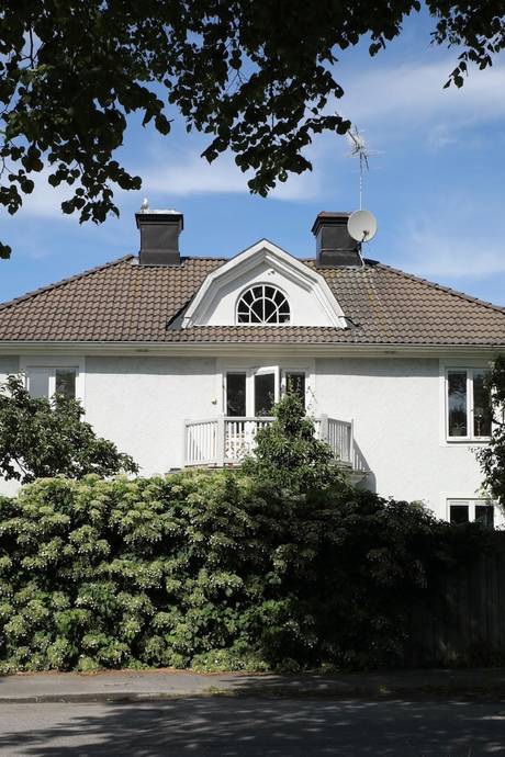8 rum Villa på Villa Stenlid / Stora Trädgårdsgatan 8A Marieborg Västerviks kommun - bild 1