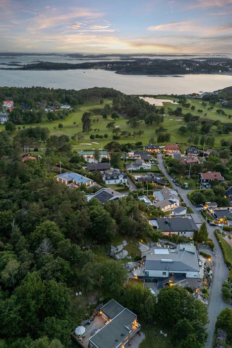 220 m² Villa på Hovås bautastensväg 13 Hovås Göteborgs kommun - bild 1