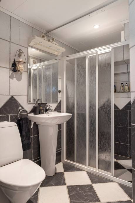 8 rum Radhus på Östertullsgatan 11 Centrum Laholms kommun - bild 15