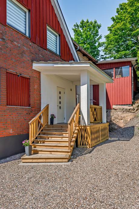 8 rum Villa på Albertsvägen 73B Trollhättan Trollhättans kommun - bild 7