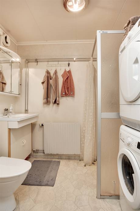 11 rum Villa på Klastorpsgatan 5A+B Kopparberg Ljusnarsbergs kommun - bild 57