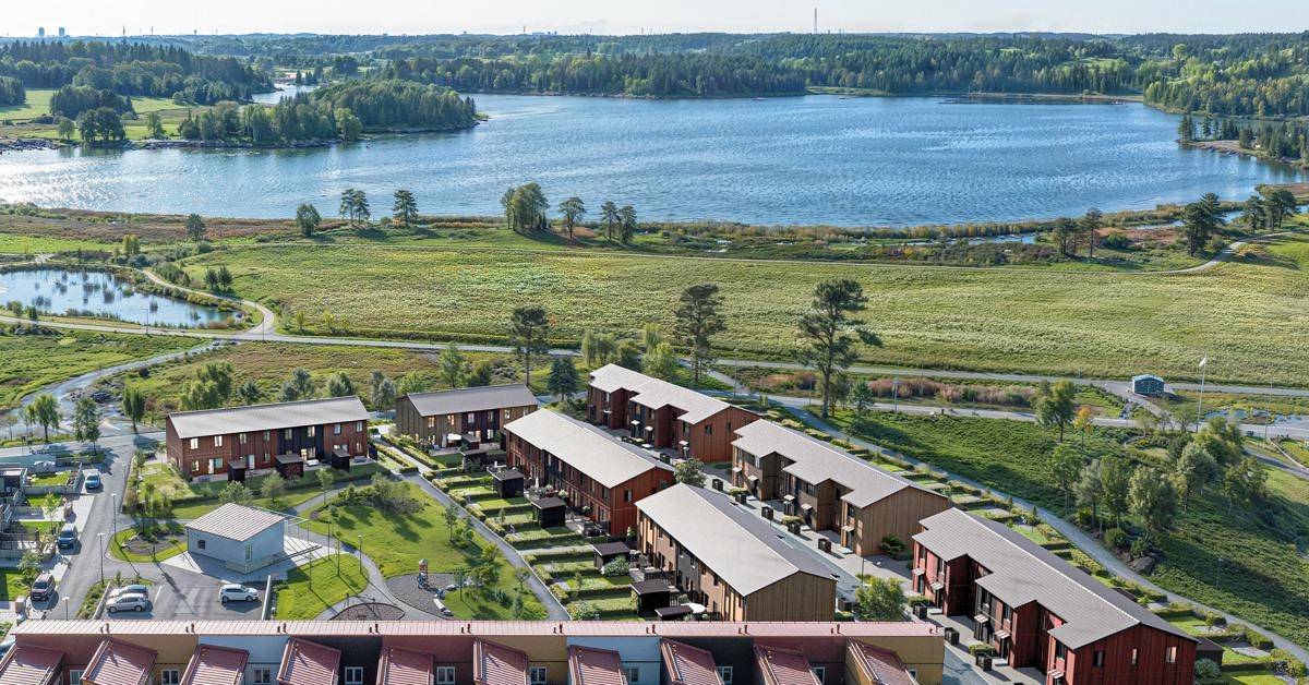Radhus på Sjöstråket Eds Allé Upplands Väsby kommun - bild 1